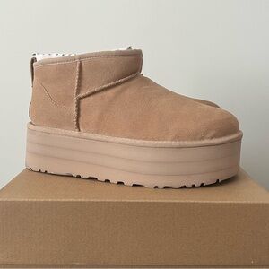 UGG Womens Classic Ultra Mini Platform - Sand